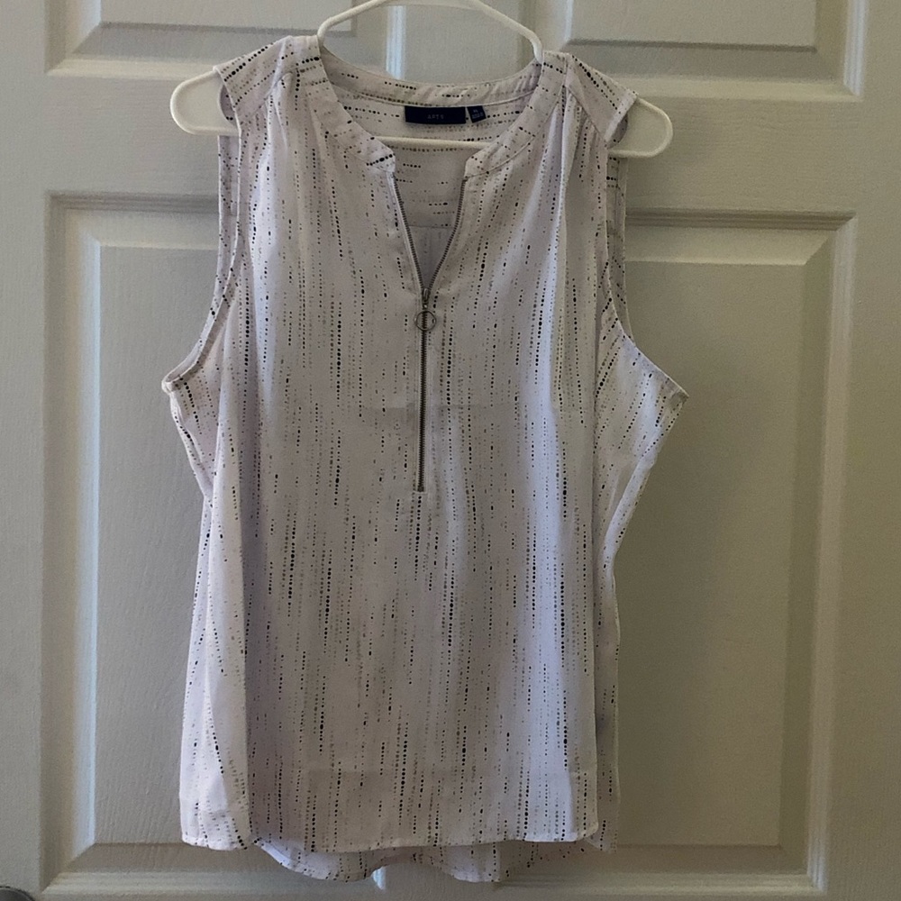 Apt 9 polka dot blouse